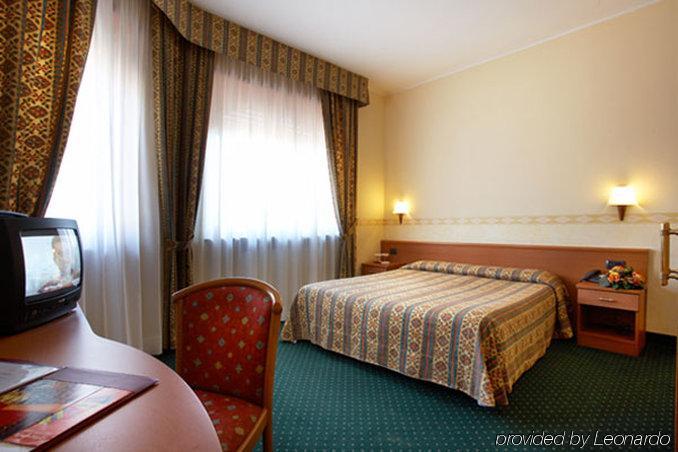Dropiluc Otel Druento Oda fotoğraf